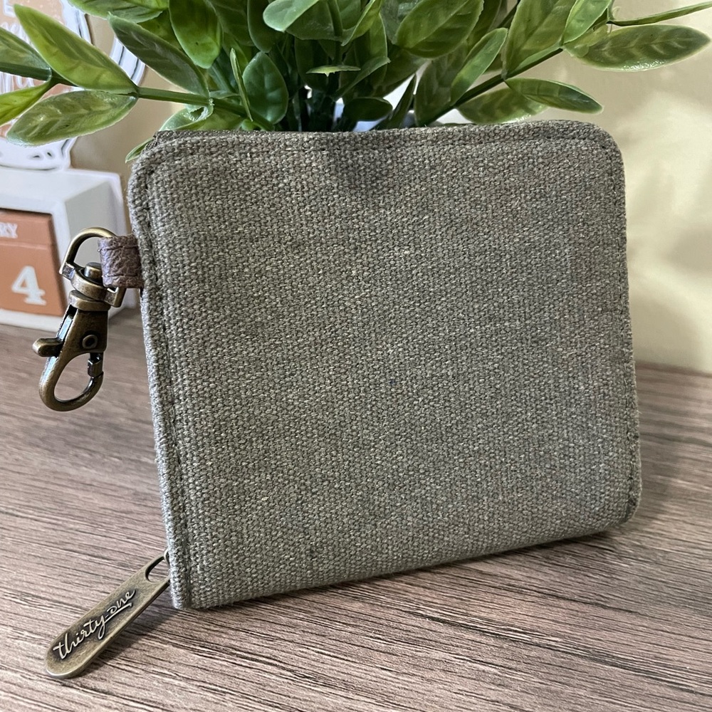 Thirty one small wallet